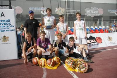 Разыгран детский Кубок главы администрации Рязани по стритболу  